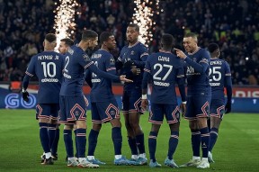 开云体育娱乐app-巴黎圣日耳曼队外援状态神勇，领队勇夺胜利()