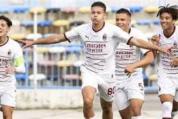 kaiyun sports-AC米兰-小胜都灵，继续领跑积分榜()