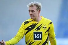 开云体育官网-多特蒙德在主场保持连胜，稳坐积分榜前列()